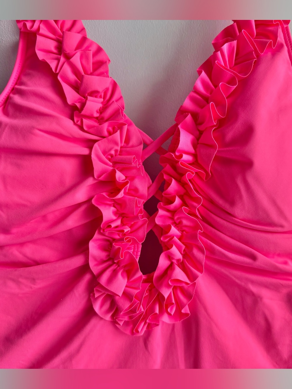 La Blanca Women's Pink Island Goddess Ruffle Plunge One-Piece Swimsuit Size 4 - Picture 3 of 13